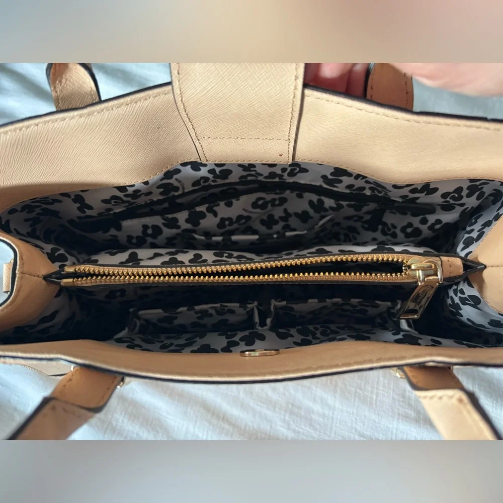 Rebecca Minkoff Amorous Satchel Bag in Perfect Condition! - Picture 8 of 13